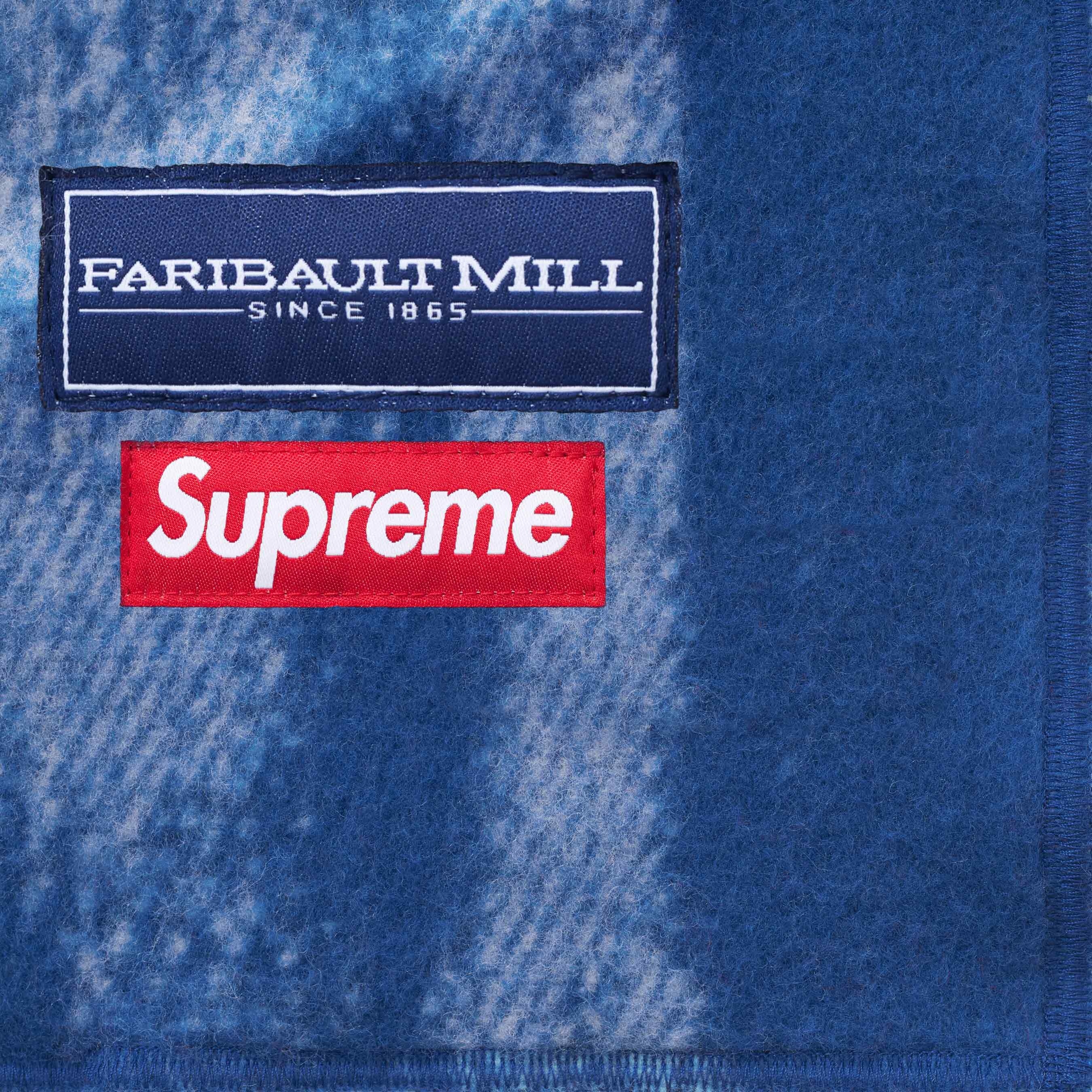 Blurred Logo Blanket view 3